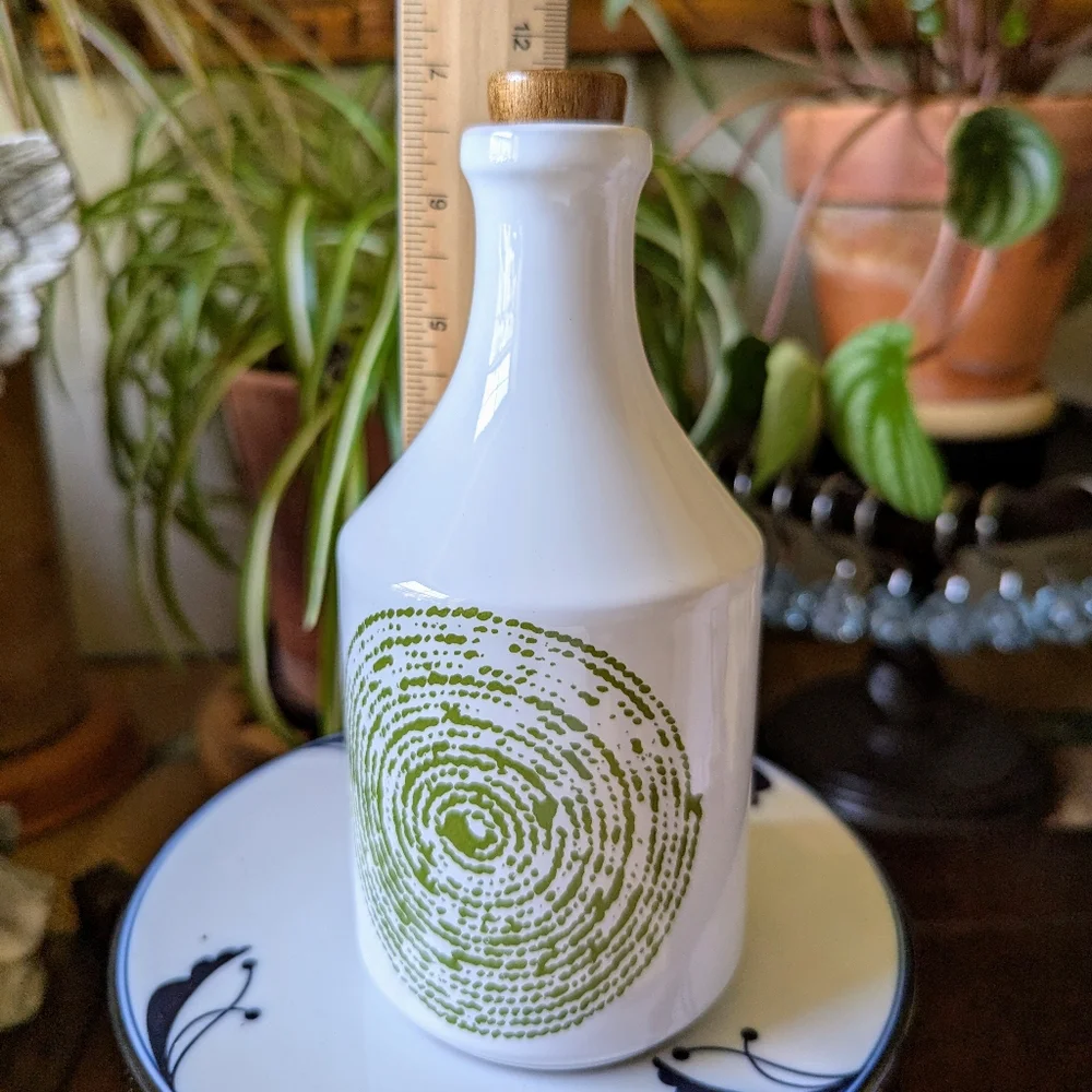 Mary Judge Olive Oil/Vinegar dispenser Maioliche Michelango Made In Italy 6.5" - Picture 9 of 11